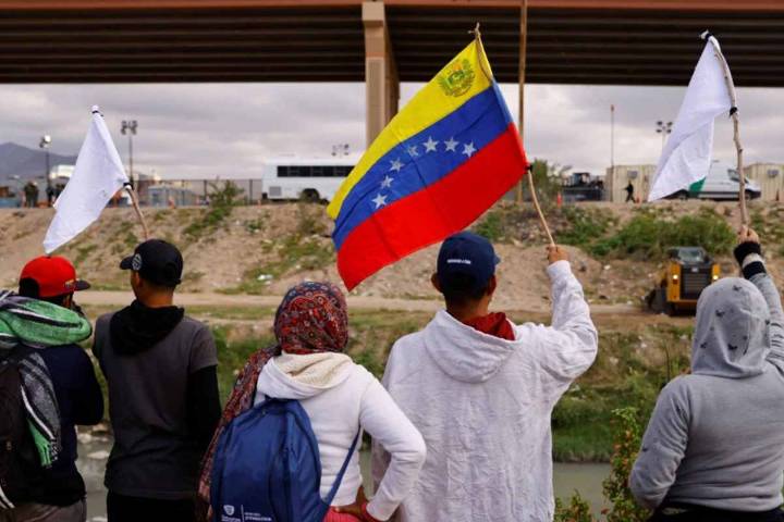 Así puedes redactar una carta a la embajada de Venezuela para regresar a tu país desde México