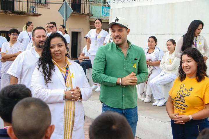 Marchan por la concientización del cáncer en Calvillo