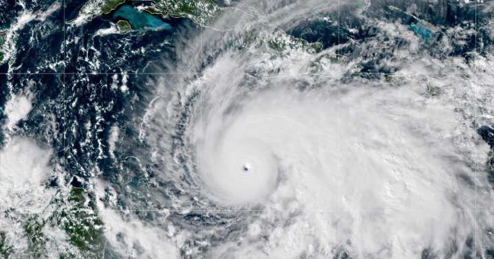 Mueren tres personas en Jamaica mientras el país se prepara para el huracán de categoría 5 Melissa