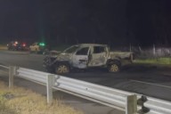 Ataque incendiario en Ercilla deja una camioneta destruida en la Ruta 5 Sur: mujer quedó grave tras ser baleada