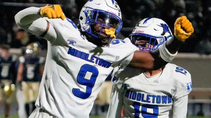 Middletown clamps down after early strike, stifles Salesianum in 16