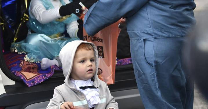Families bond during truck or treat