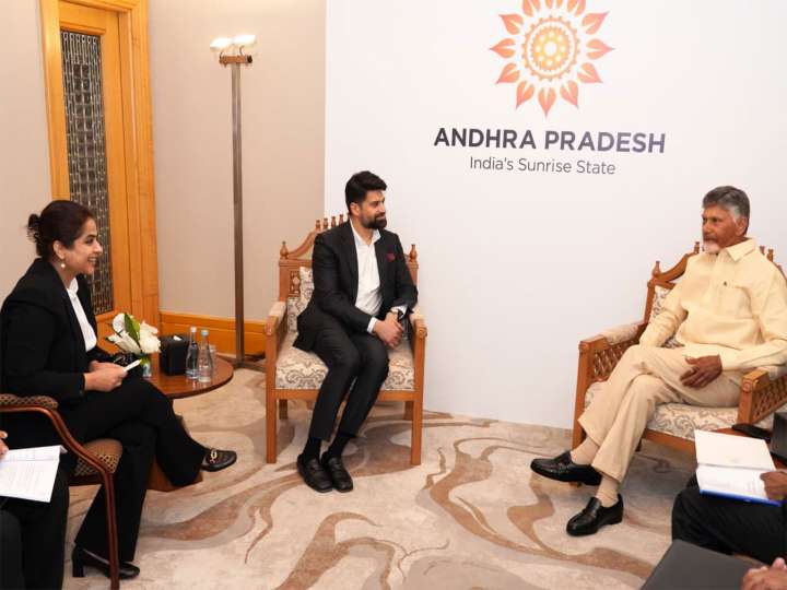 Andhra Pradesh CM welcomes Rs 100 crore investment for library