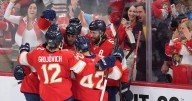 Jesper Boqvist scores go-ahead goal as Panthers beat Blackhawks on banner