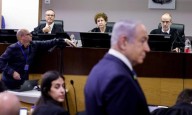 El primer ministro israelí Bnejamin Netanyahu regresa a los tribunales para su juicio por corrupción