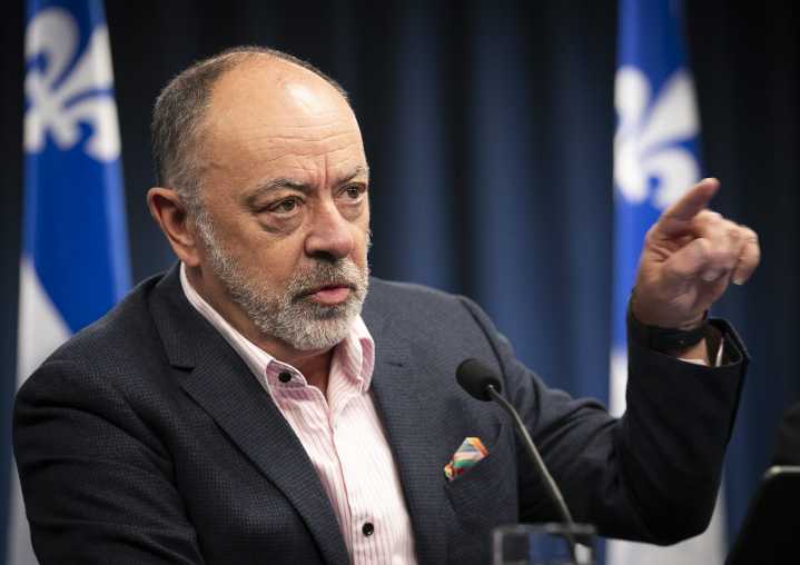 As Quebec doctors threaten to pack their bags, Dubé urges them to think twice