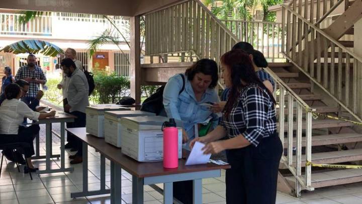 Participan docentes y administrativos en consulta sobre reingeniería financiera de la UAS