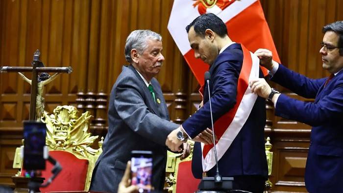 Transición democrática o continuidad autoritaria