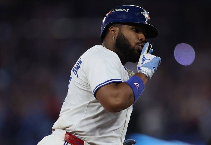Azulejos triunfó 6-2 y empató serie de Campeonato