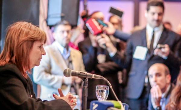 Patricia Bullrich: “Reconocemos el dolor de las familias que no llegan a fin de mes”