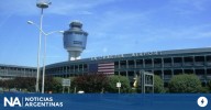 Por escasez de controladores aéreos, los principales aeropuertos estadounidenses sufren paros y cancelaciones