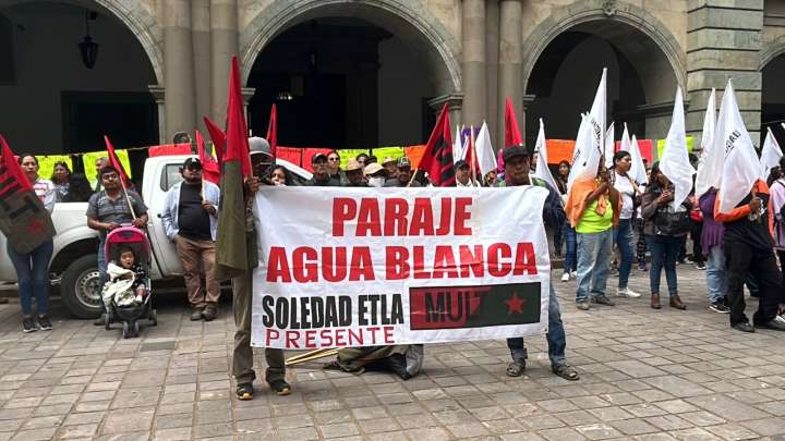 Marcha el MULT en Oaxaca por su 44 aniversario de fundación