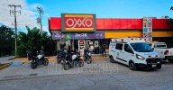 Asaltan Oxxo en El Mante y golpean a tubazos a cajero