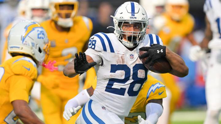 Jonathan Taylor gets a hat trick, Colts beat Chargers, 38