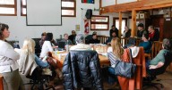 Taxistas y concejales debaten la ordenanza que regula el servicio en San Martín de los Andes