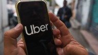 Uber obtiene amparo para operar en aeropuertos de México
