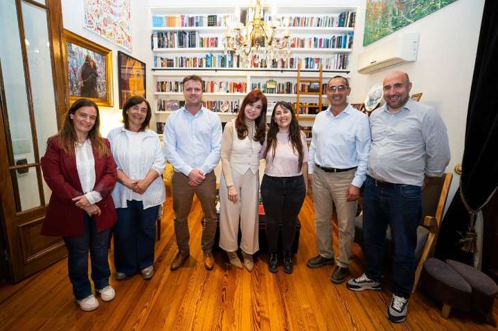Wesner, Landivar y Valicenti visitaron a Cristina en San José 1111