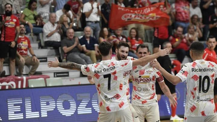 Victoria y liderato para ElPozo Murcia