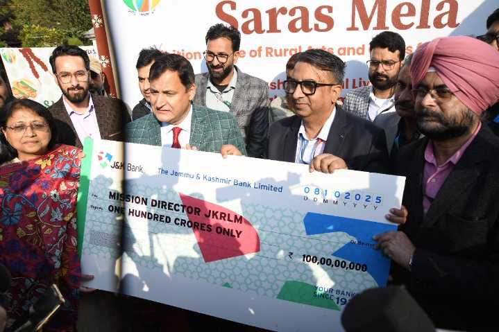 J&K Bank, J&K Grameen Bank Disburse Rs 100 Cr Loans To 2673 SHGs