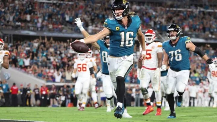 Trevor's trip: Jaguars shock Chiefs on QB Lawrence's epic stumble, recovery
