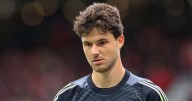 Peter Schmeichel offers Senne Lammens Man United debut verdict in Andre Onana dig