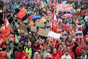 Tens of thousands march in Brussels against austerity plans