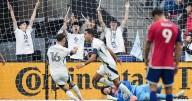 Muller scores, Vancouver Whitecaps open MLS playoffs with 3