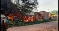 Al menos dos casas consumidas por incendio