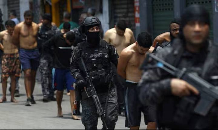 Río de Janeiro: más de 60 muertos en la mayor operación de la historia contra el narcotráfico
