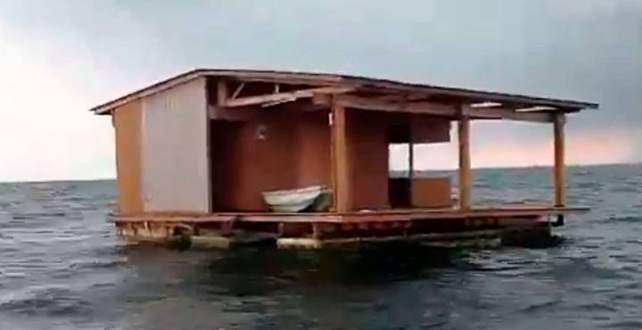 Restaurante flota 200 km tras desbordamiento en Veracruz