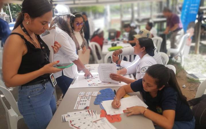 Migración Colombia impulsa la regularización de migrantes en Cesar
