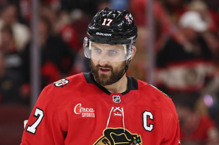 Blackhawks' Nick Foligno takes leave of absence for daughter's heart surgery