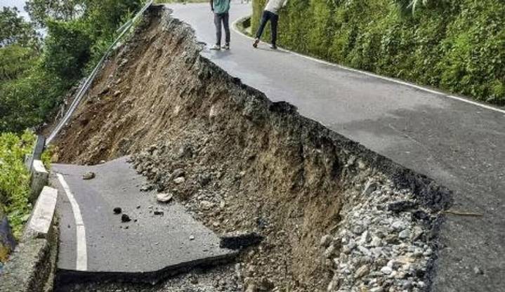 Toll in north Bengal flood, landslide rises to 32, several still missing