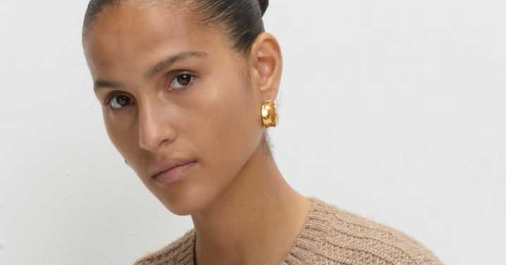 'Lovely quality' M&S cardigan shoppers say is 'perfect for chilly days' as Bristol weather cools