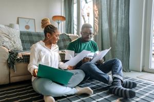 Asked on Reddit: Should I Pay Off Loans or Save?