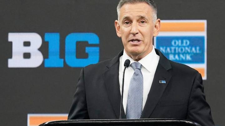 Sen. Cantwell warns Big Ten presidents on private equity