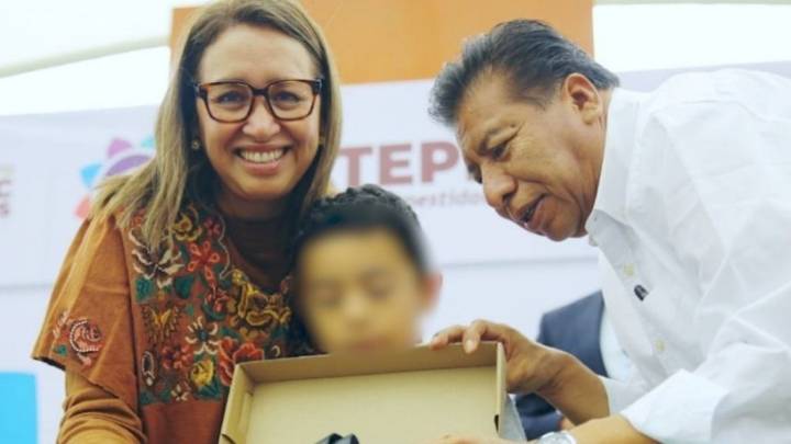 Rehace Ecatepec el tejido social; entregan 800 pares de zapatos
