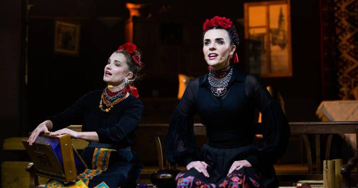 Performance brings Ukrainian music, imagery to Valley audiences