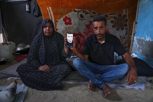 Miles de personas en Gaza siguen desaparecidas tras dos años de guerra. Las familias buscan pistas