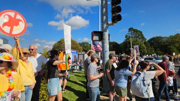 Memphis joins 'No Kings' protest against deployment of troops