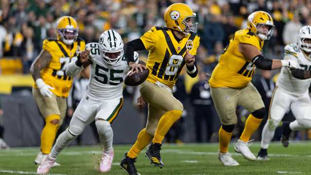 Steelers wear throwback jerseys against Packers on Sunday night