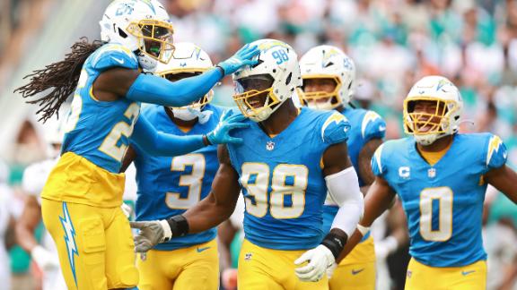Justin Herbert rallies the Chargers in the final minute for a 29