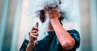 Millones de niños ya son adictos a los cigarrillos electrónicos, advierte la OMS