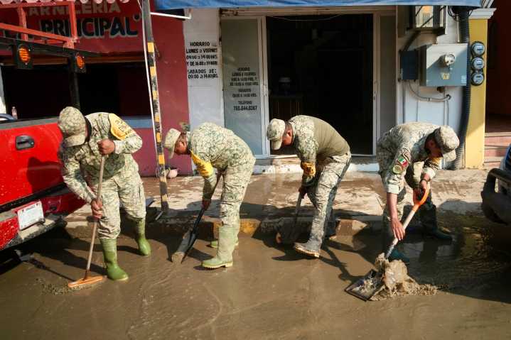 Suman 76 personas fallecidas y 39 desaparecidos por lluvias en México