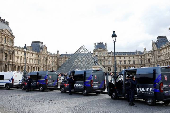 Stolen Louvre jewels not yet recovered, prosecutor says