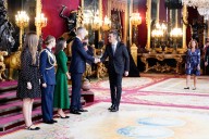 Pedro Sánchez se ausenta de la recepción en el Palacio Real tras saludar a los Reyes