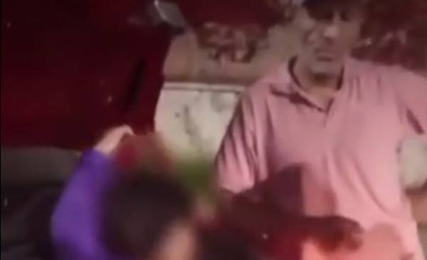 Un taxista fue detenido por alcoholemia y, al revisar el auto, descubrieron a su pareja en el baúl