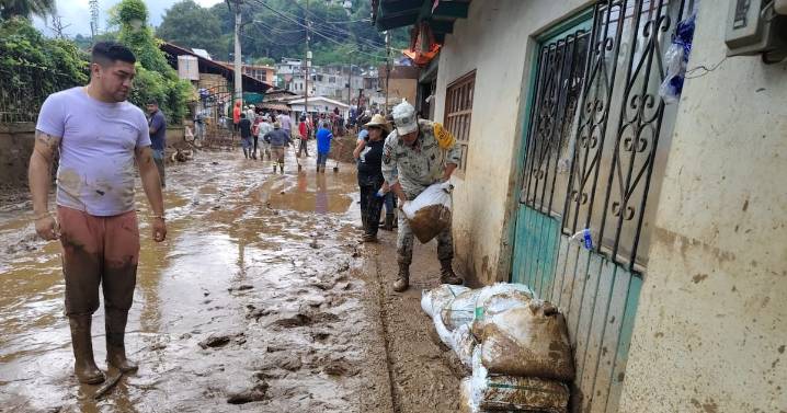 ‘Más tormenta para los hidalguenses’: Gobierno los olvida y recurren a medidas desesperadas