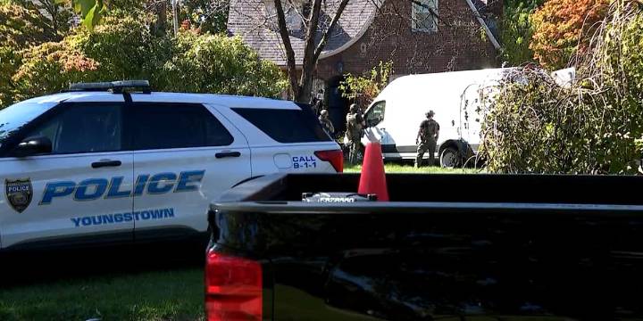 Police officer shot in Youngstown neighborhood