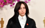 Billie Eilish pasa un susto con un fan en su concierto y la reacción se hace viral